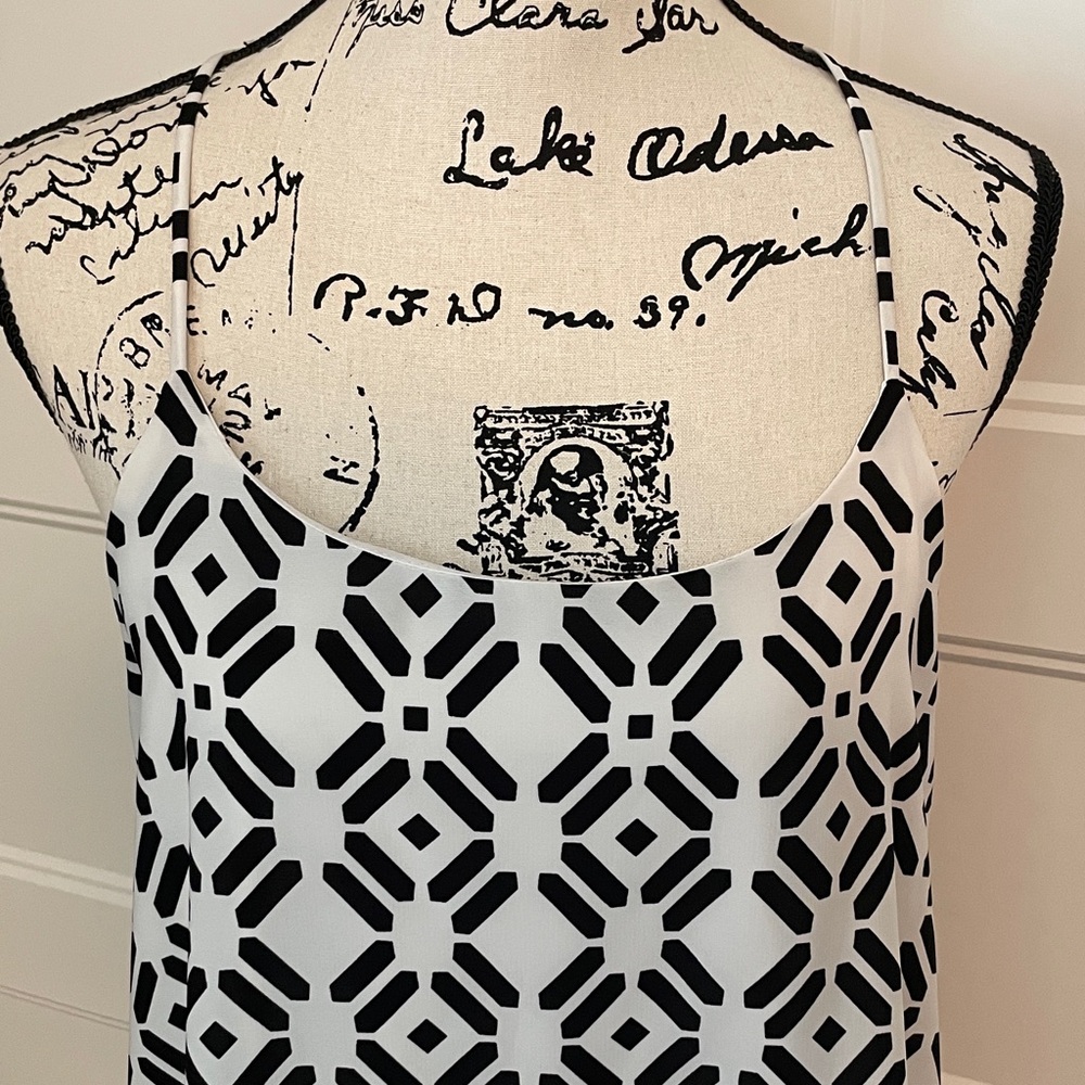 Everly Monochrome Patterned Top - image 4